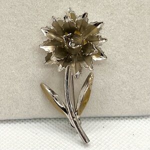 Vintage‎ Three Dimensional Silver Tone Daisy Flower Brooch Pin